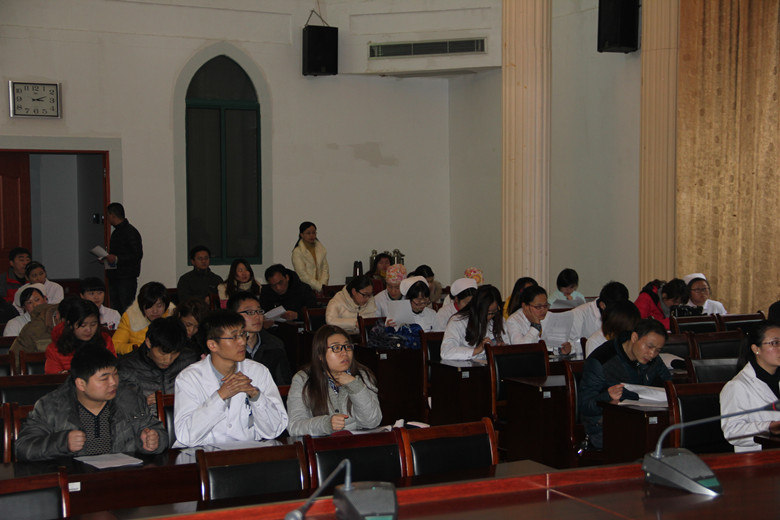 我司资产部赴市第一人民医院开展公租房推介 .JPG